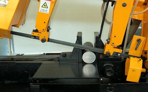 沐川数控带锯床自动送料精度会出现偏差吗？